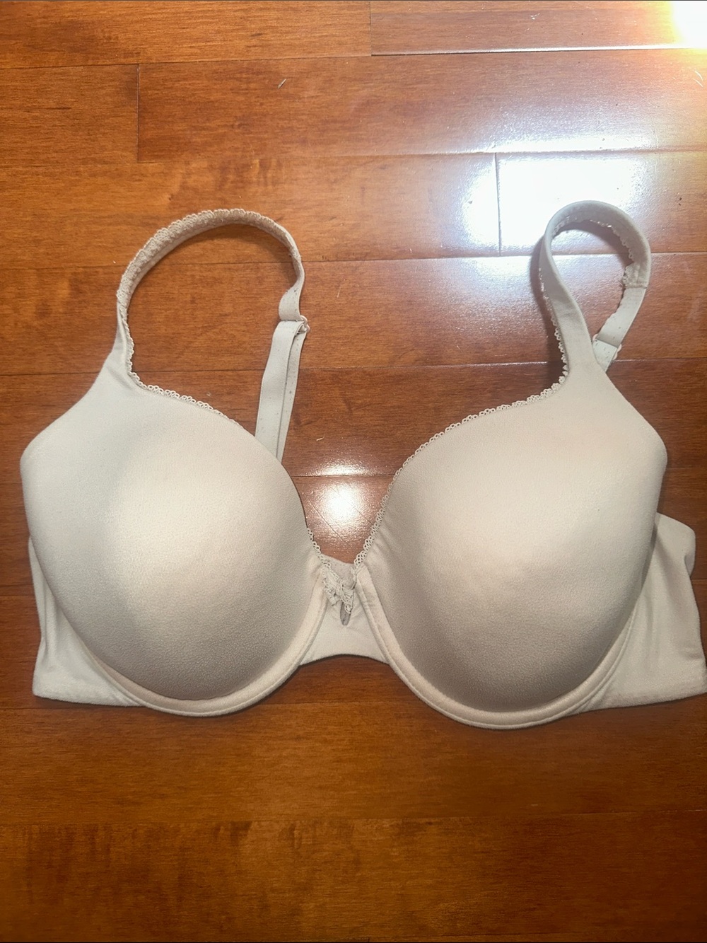 VICTORIA’S SECRET BODY BY VICTORIA CENTER BOW LINED PERFECT COVERAGE